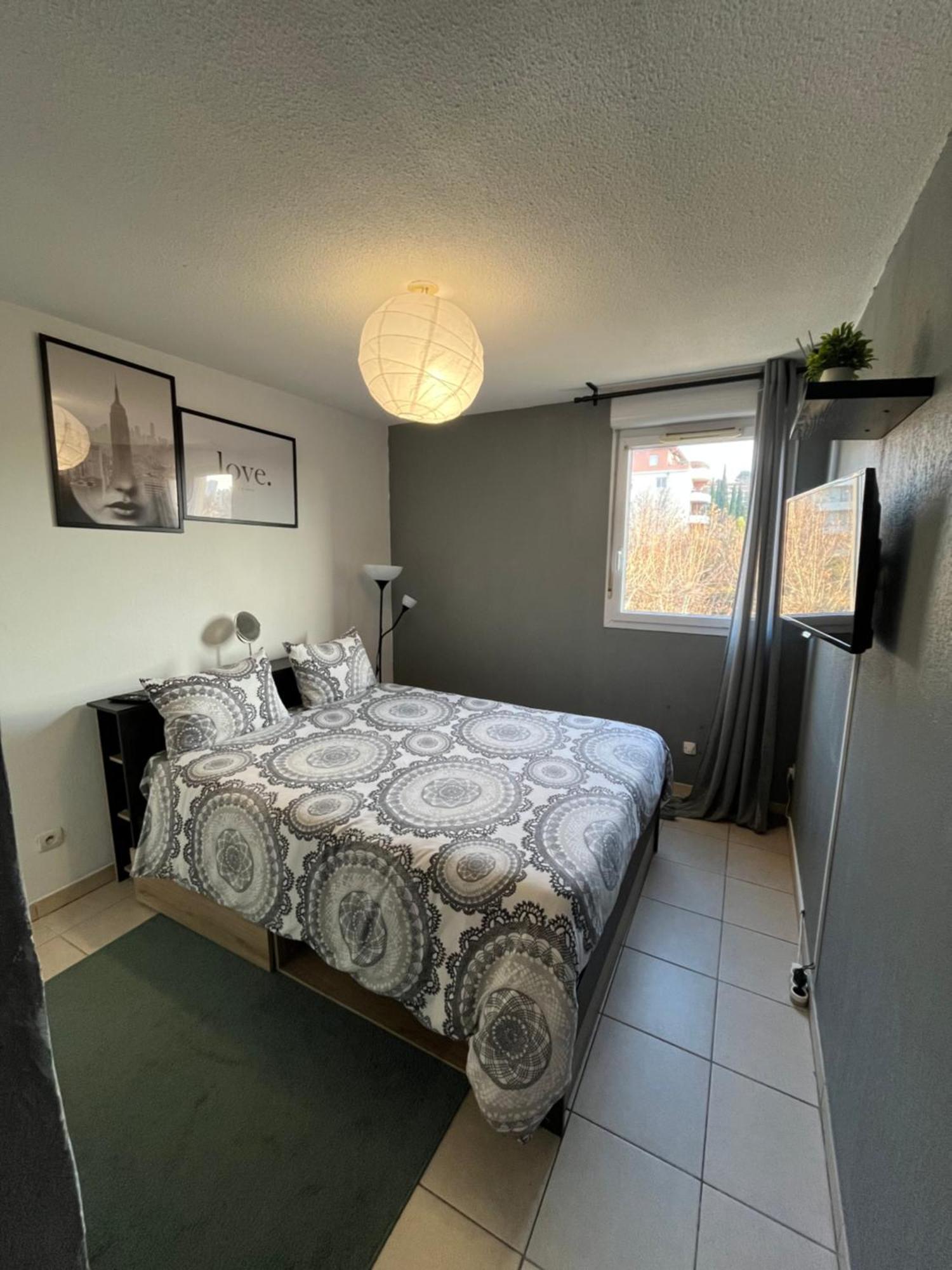 Appartement Spacieux Avec Piscine Marseille Luaran gambar
